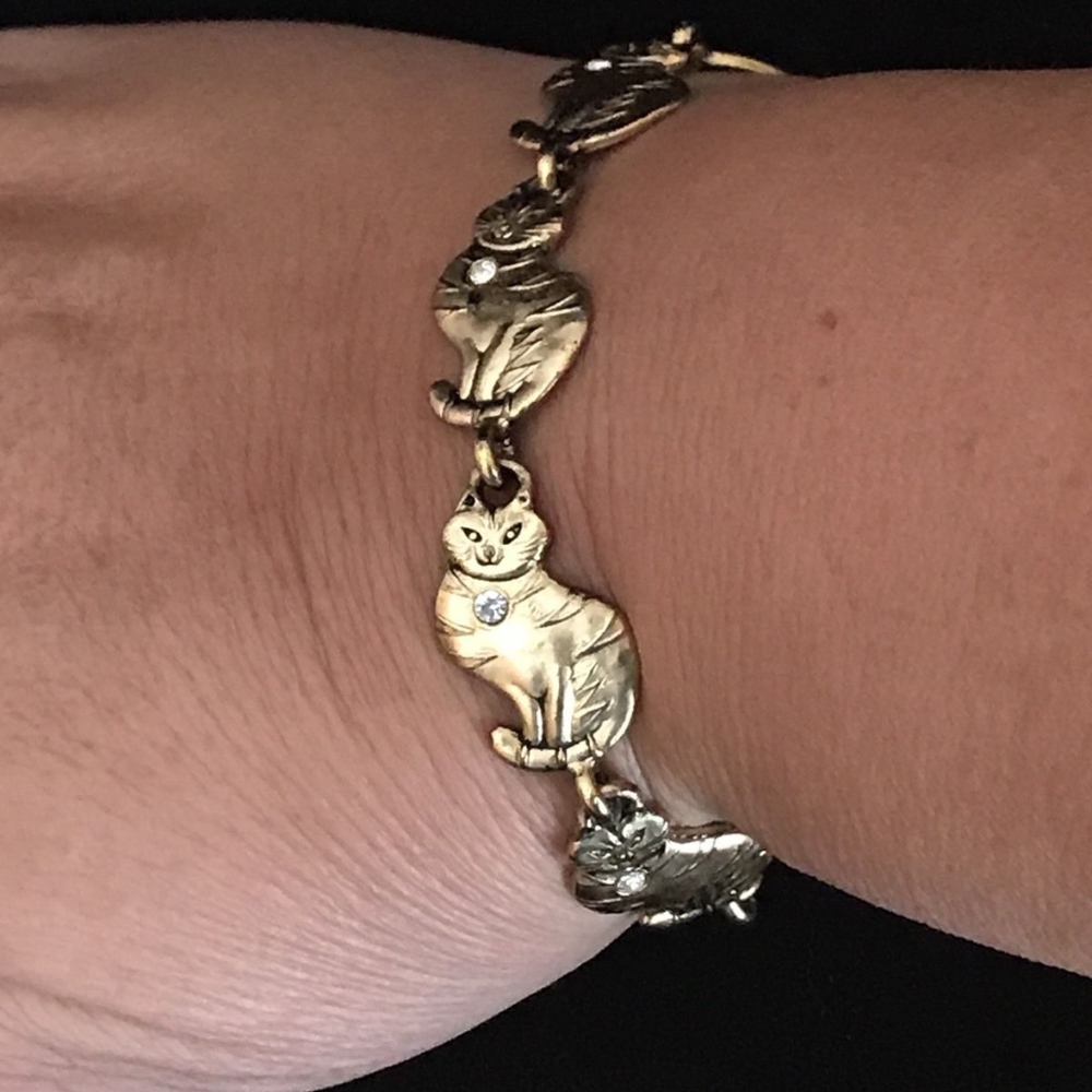 Sitting Cats Gold Toned  Rhinestone Bracelet